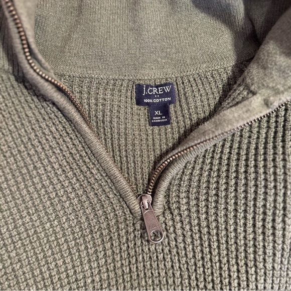 J.Crew men’s sweater (size xl) hunter green.  Pre-owned - Picture 9 of 15